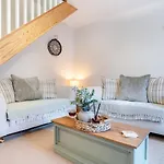 2 Bed In Oc-h32509 Holiday home *