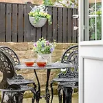 2 Bed In Oc-h32509 Holiday home *