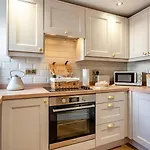 Holiday home 2 Bed In Oc-h32509 *