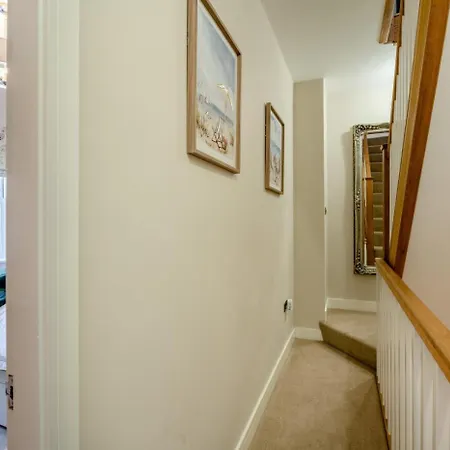 2 Bed In Oc-h32509 *