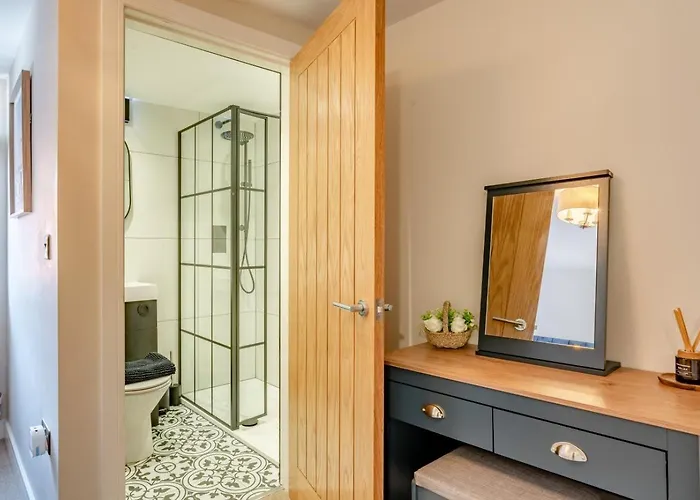 2 Bed In Oc-h32509 *